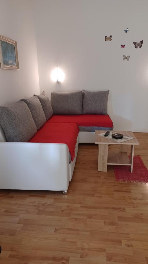 Apartmani Mary 杜基拉特 外观 照片