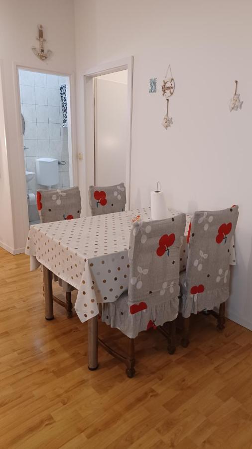 Apartmani Mary 杜基拉特 外观 照片