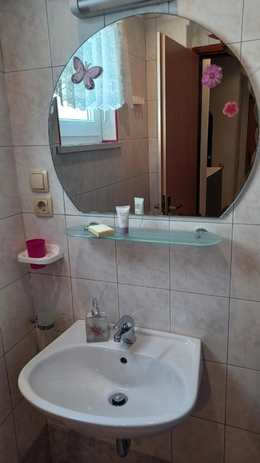 Apartmani Mary 杜基拉特 外观 照片